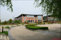 ０５